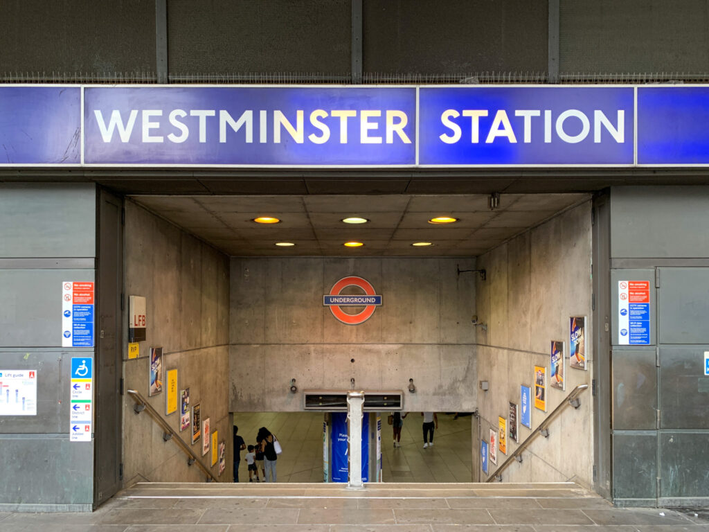 L'ingresso della stazione della metropolitana di Westminster